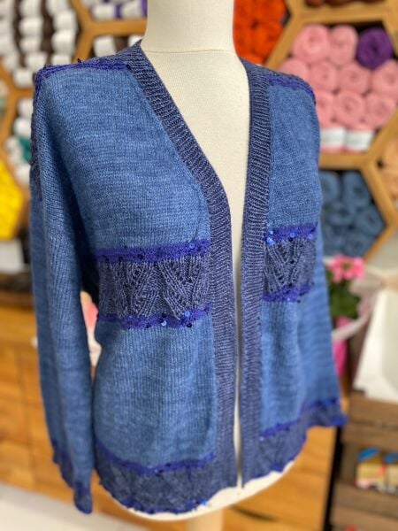 Mavi Ajurlu El Örgüsü Pullu Hırka