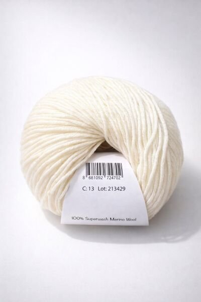 Cool Wool by Sibel Kavaklıoğlu 13 Krem %100 Merino Yünü İp